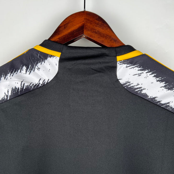 Juventus 23/24 Home